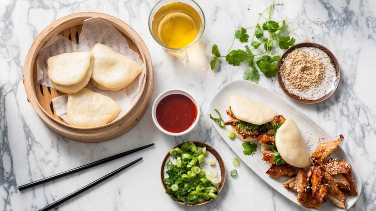 Steamed Buns with Korean Chicken – 40-Minute Recipe