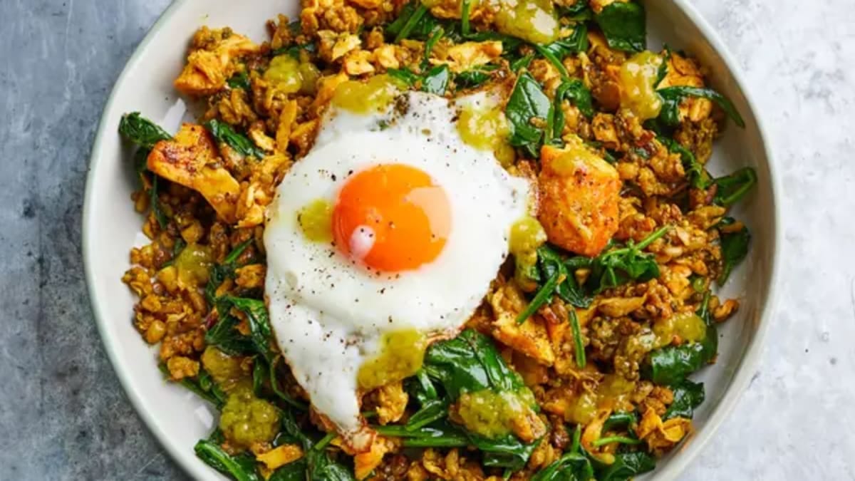 Quick grains kedgeree with fried eggs – 20-Minute Recipe