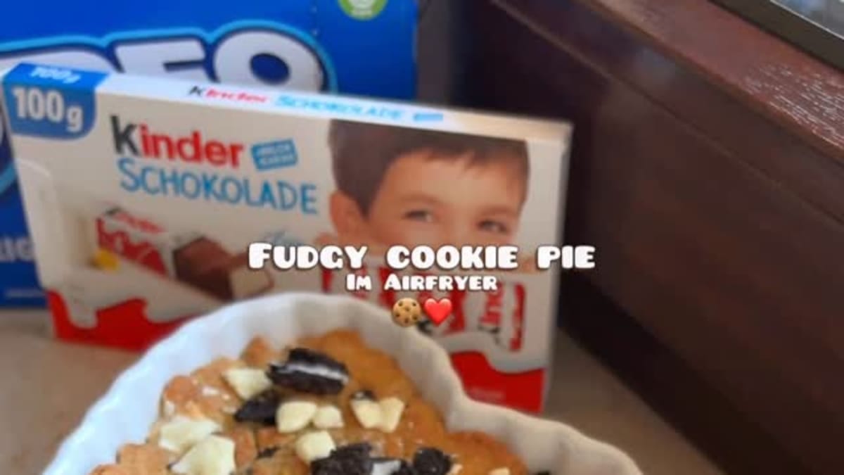 New Year's Party Fudgy Cookie Pie – Air Fryer Recipe