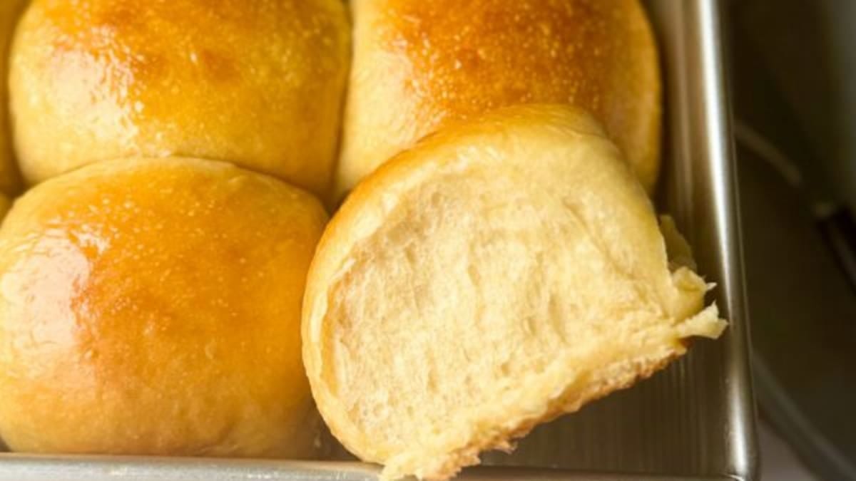 Sourdough Hawaiian Rolls – 150-Minute Recipe