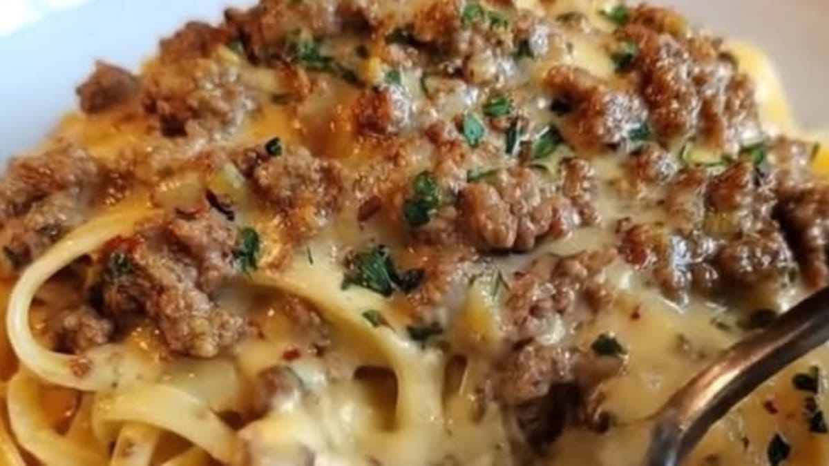Garlic Butter Beef Linguine – 35-Minute Recipe