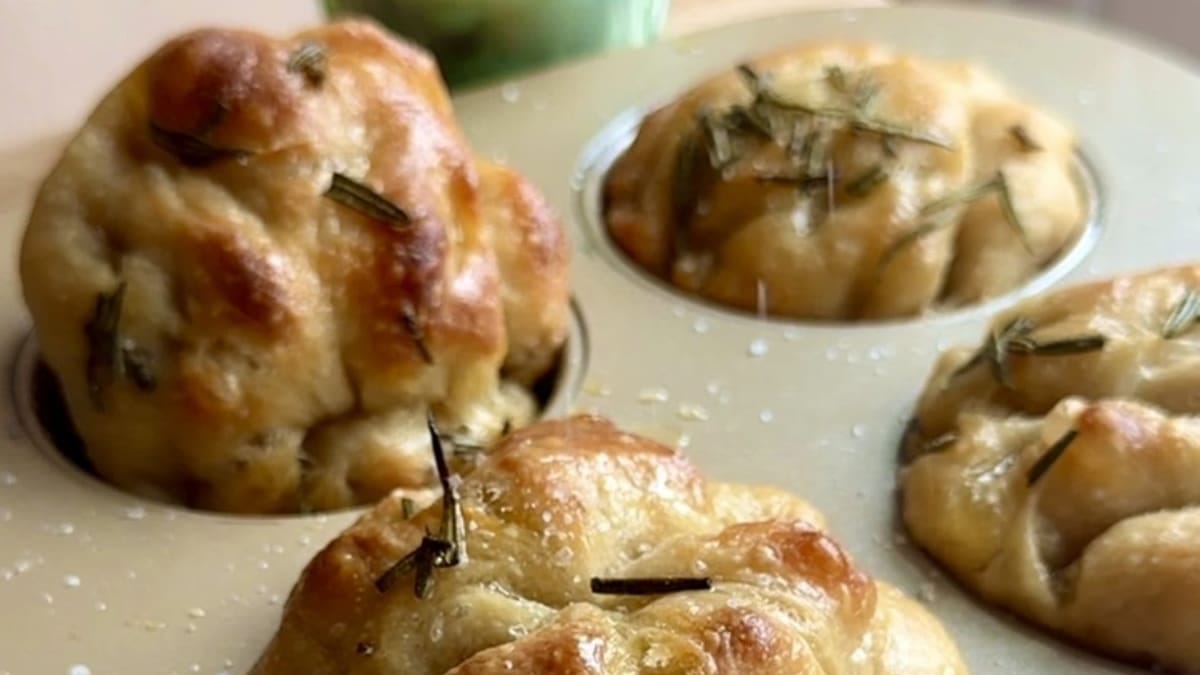 Sourdough Rosemary Focaccia Muffins – 50-Minute Recipe
