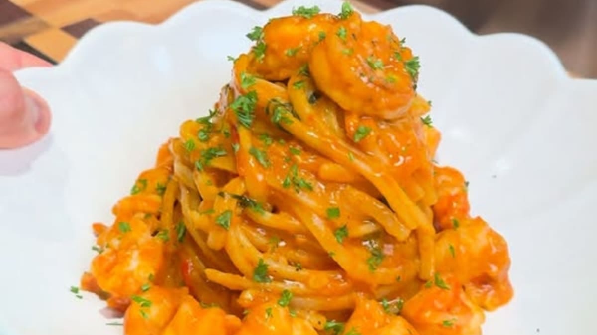 Tomato and Prawn Linguine – 35-Minute Recipe