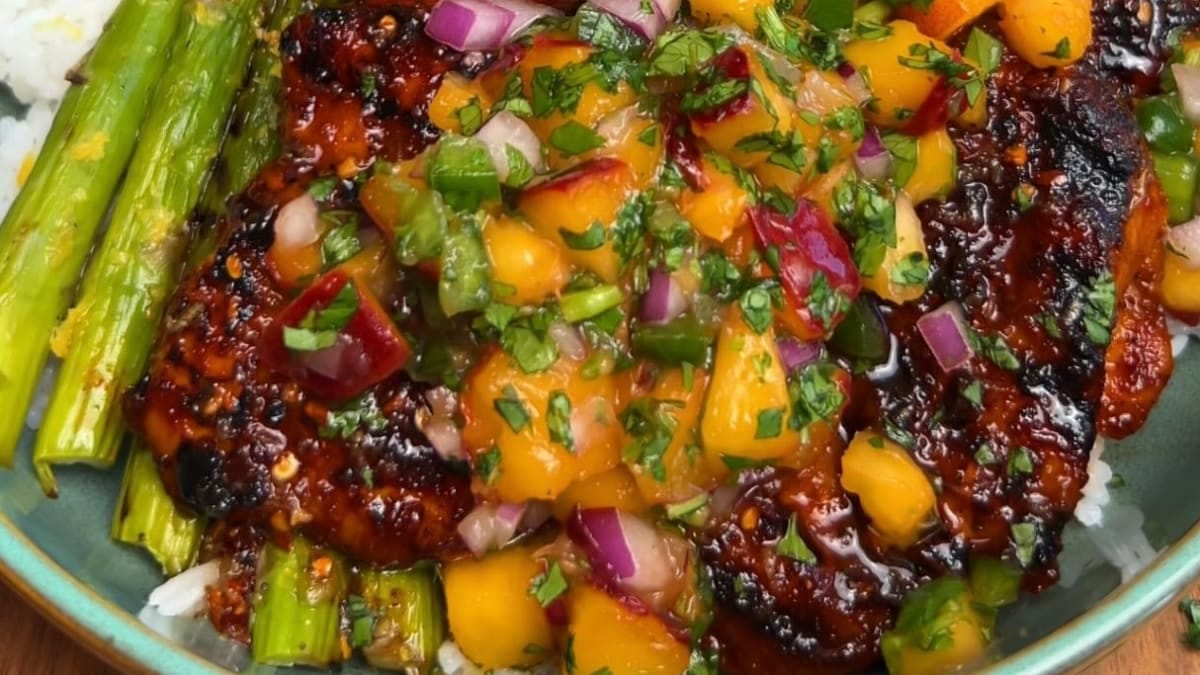 Grilled Hot Honey Chicken with Peach Salsa – 35-Minute Recipe