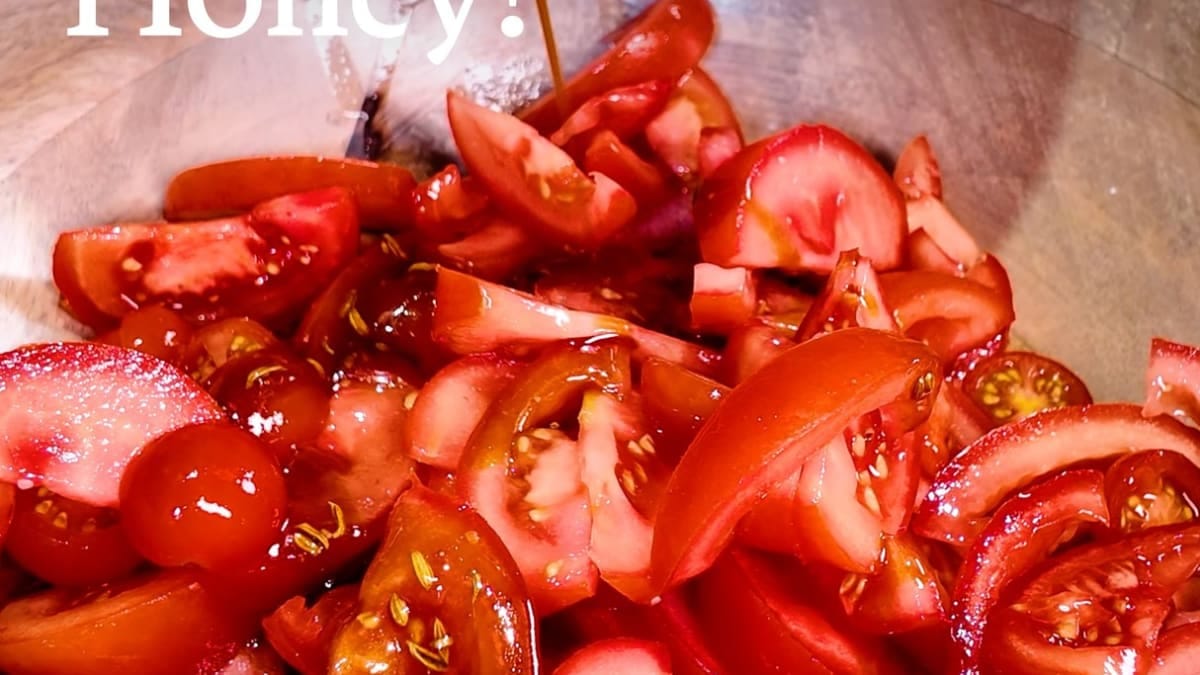 Tomato Salad with Burnt Honey Vinaigrette – 15-Minute Recipe