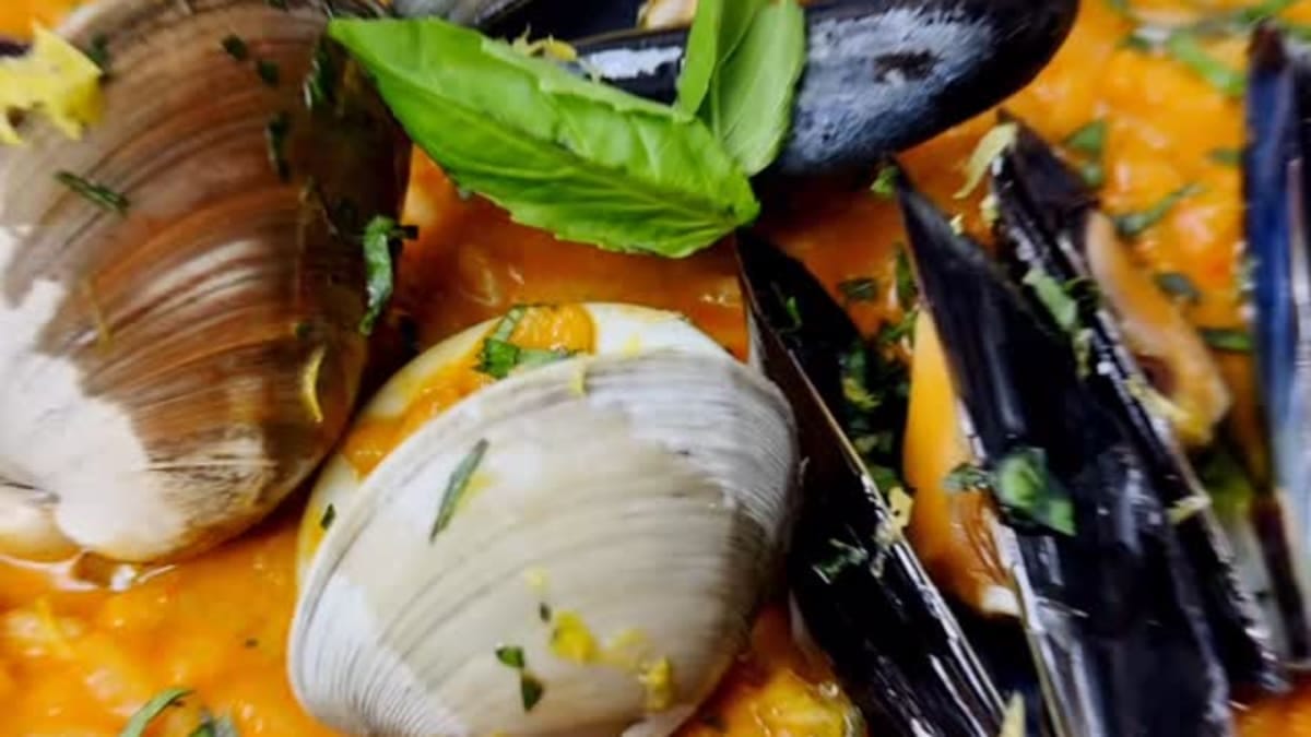 Tomato Basil Risotto with Clams and Mussels – 50-Minute Recipe