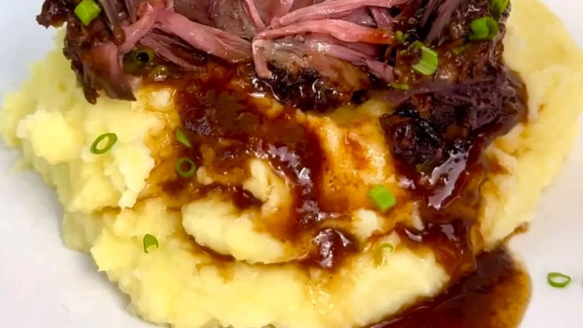 Melt-In-Your-Mouth Short Ribs – 260-Minute Recipe