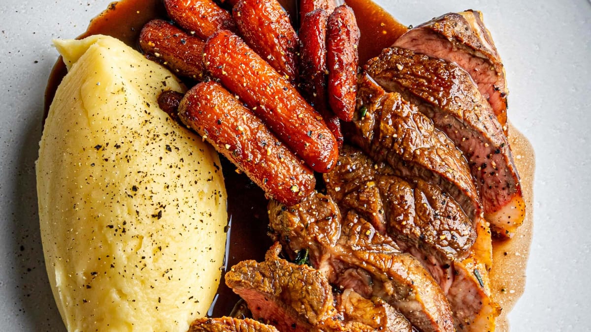 Lamb Red Wine Sauce – 15-Minute Recipe