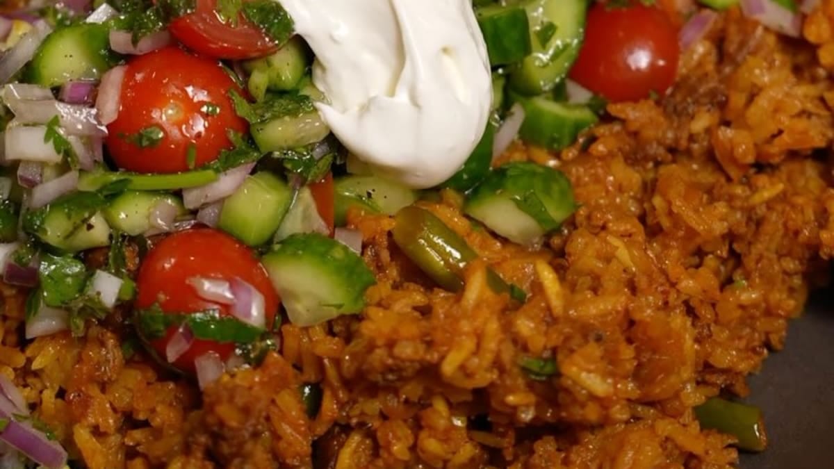 One-Pot Spicy Ground Beef Rice – 30-Minute Recipe