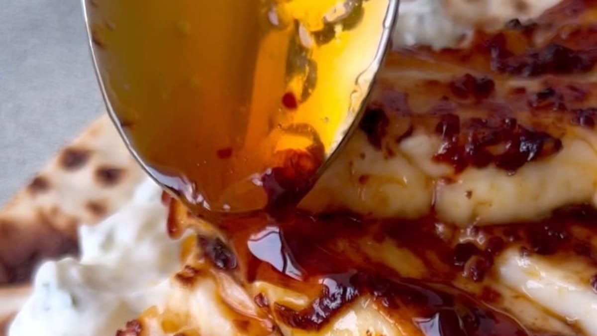 Hot Honey Halloumi Flatbreads – 15-Minute Recipe