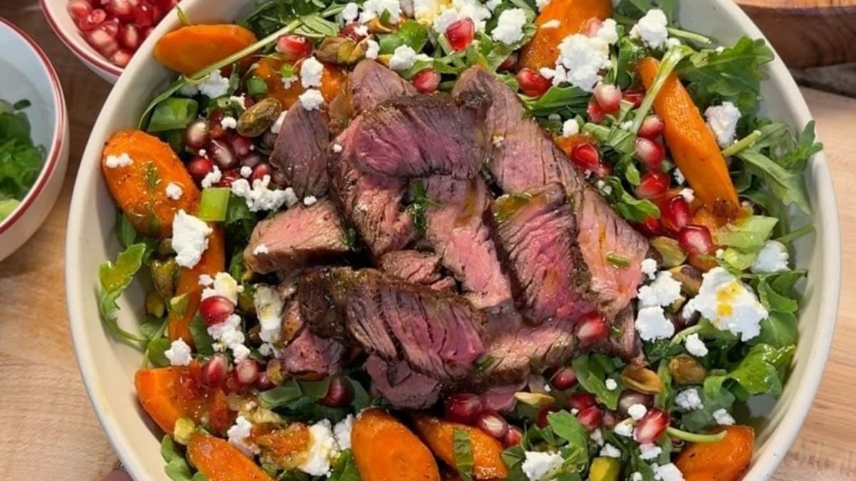 Roasted Carrot Steak Salad – 45-Minute Recipe