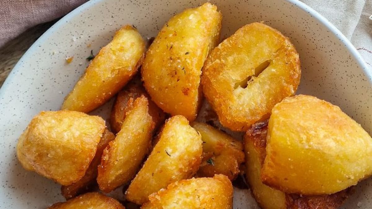 Crispiest Roast Potatoes – 50-Minute Recipe