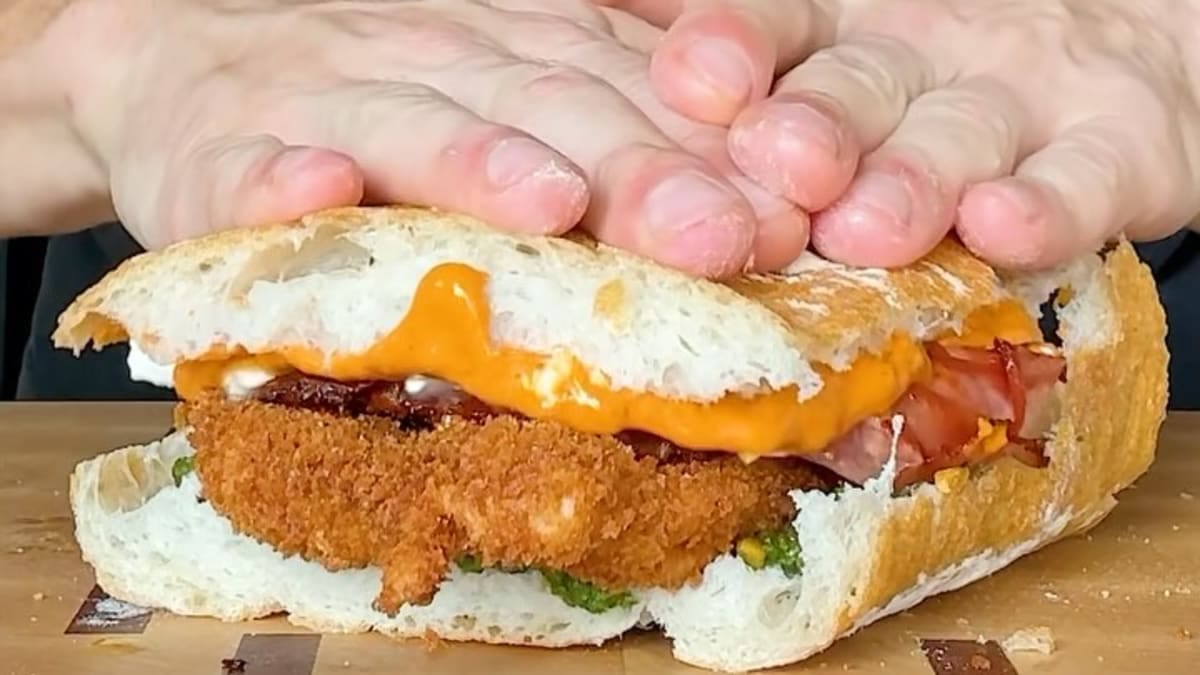 Spicy Vodka Chicken Parm Burrata Sandwich – 35-Minute Recipe