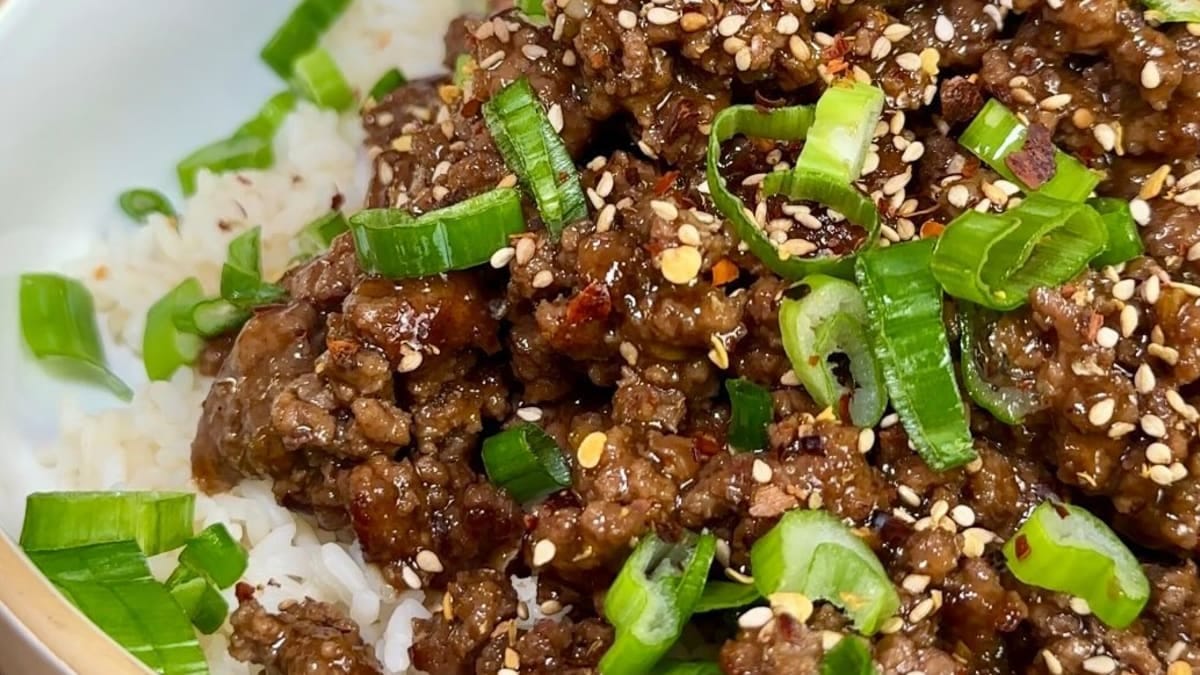 Mongolian Beef Rice Bowl – 25-Minute Recipe