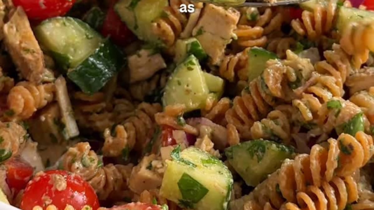 Pesto Pasta Chicken Salad – 30-Minute Recipe
