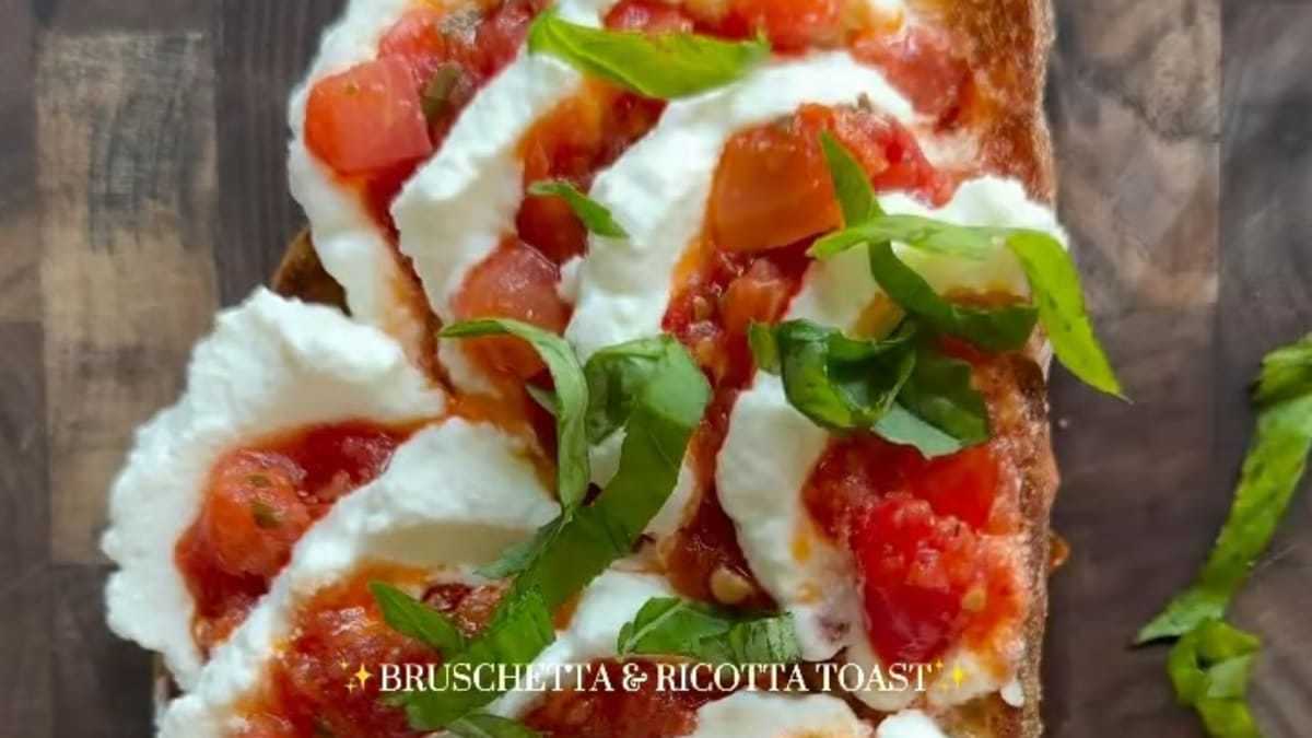 Bruschetta and Ricotta Toast – 10-Minute Recipe