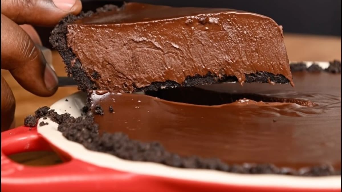 Chocolate Cream Pie with Oreo Crust – 50-Minute Recipe