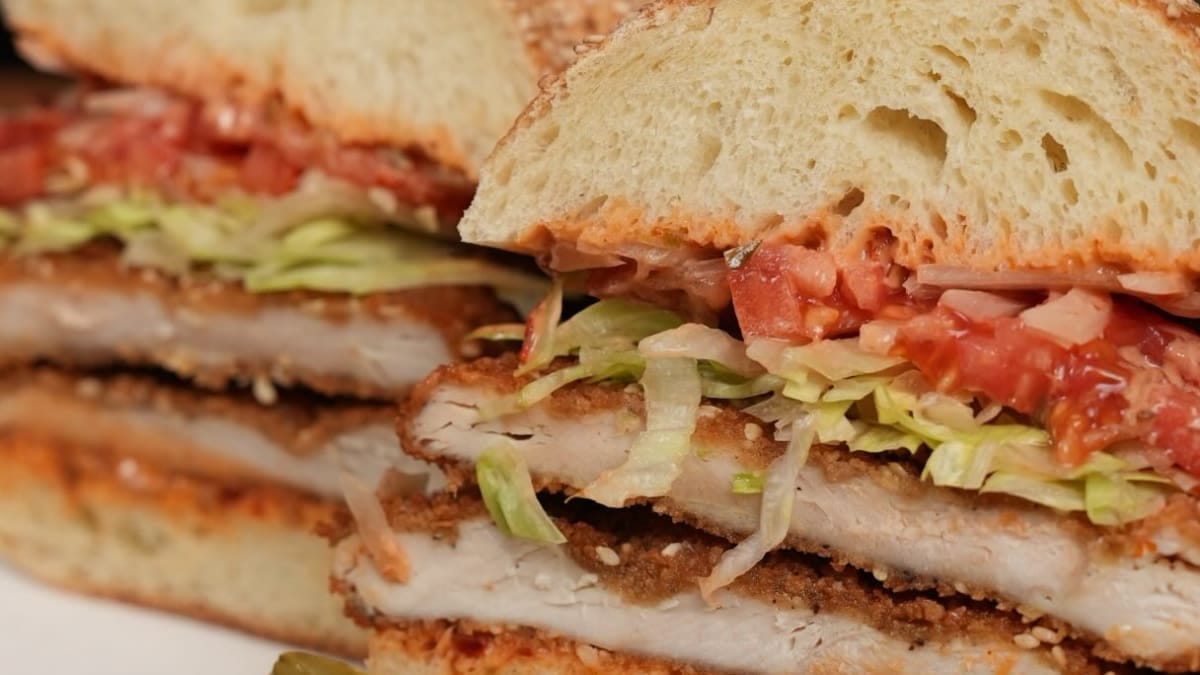 Spicy Russian Chicken Cutlet Sandwich – 35-Minute Recipe