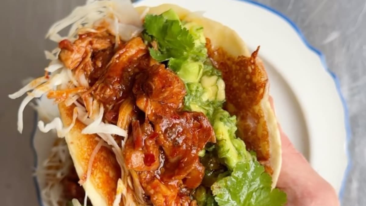 Cheesy Chipotle Chicken Tacos – 15-Minute Recipe